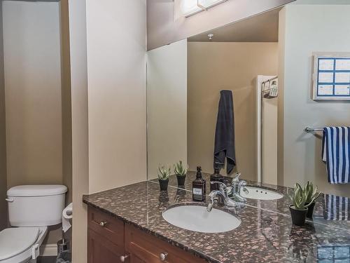 1705 9020 Jasper Avenue, Edmonton, AB - Indoor Photo Showing Bathroom