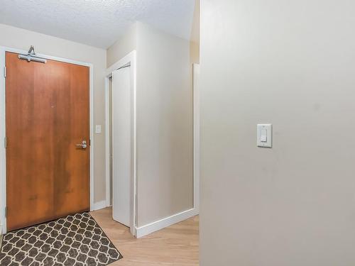 2502 10136 104 Street, Edmonton, AB - Indoor