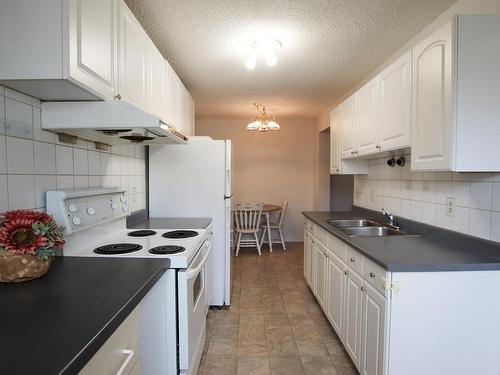 10F Twin Tc Nw, Edmonton, AB 