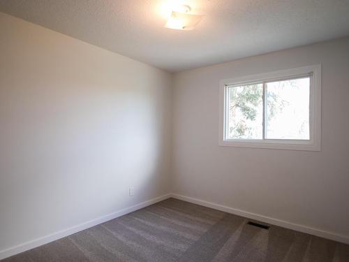 10F Twin Tc Nw, Edmonton, AB 