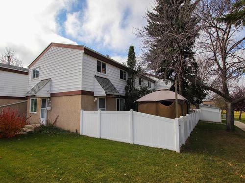 10F Twin Tc Nw, Edmonton, AB 