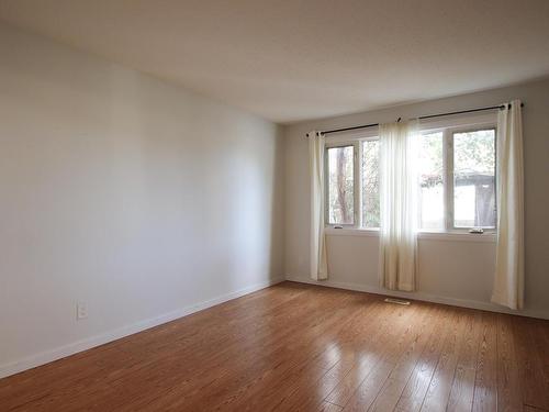 10F Twin Tc Nw, Edmonton, AB 