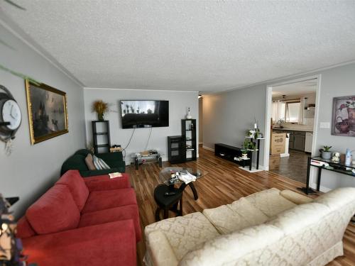 4626 46 Avenue, St. Paul Town, AB - Indoor Photo Showing Living Room