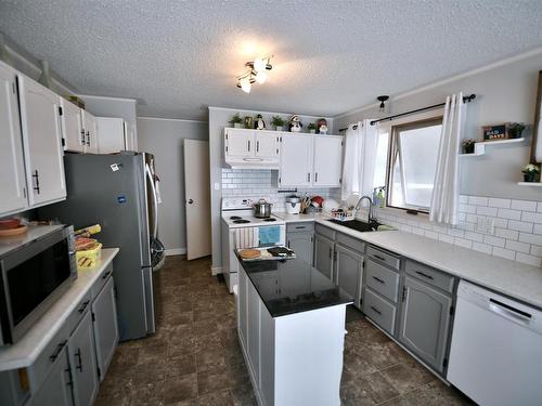 4626 46 Avenue, St. Paul Town, AB - Indoor Photo Showing Kitchen With Double Sink