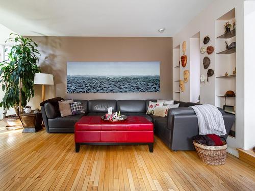 11503 73 Avenue, Edmonton, AB - Indoor Photo Showing Living Room