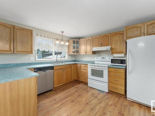 4308 48 Avenue, Bonnyville Town, AB - Indoor Photo Showing Kitchen With Double Sink