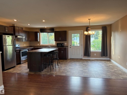 5302 Railway Avenue, Elk Point, AB - Indoor Photo Showing Kitchen