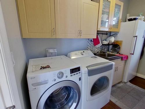 2036 Towne Centre Boulevard, Edmonton, AB - Indoor Photo Showing Laundry Room