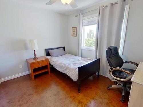 2036 Towne Centre Boulevard, Edmonton, AB - Indoor Photo Showing Bedroom