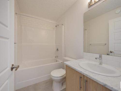 2448 Trumpeter Way, Edmonton, AB - Indoor Photo Showing Bathroom