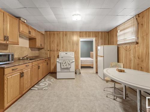 4715 47 Avenue, Cold Lake, AB - Indoor Photo Showing Kitchen