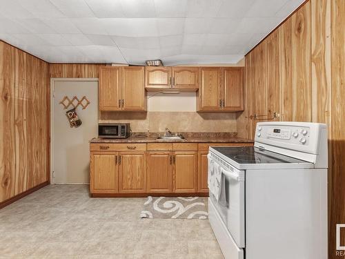 4715 47 Avenue, Cold Lake, AB - Indoor Photo Showing Kitchen