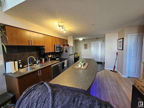 412 10118 106 Avenue, Edmonton, AB - Indoor Photo Showing Kitchen With Double Sink