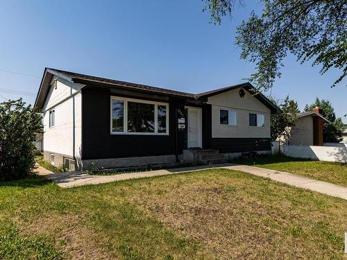 9111 136 Av Nw, Edmonton, AB 