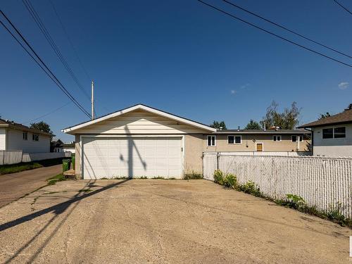 9111 136 Av Nw, Edmonton, AB 