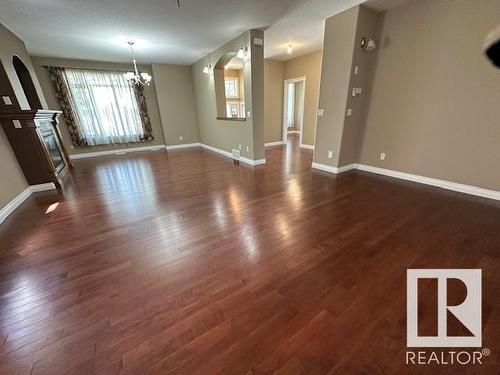 8747- 83 Avenue Nw, Edmonton, AB - Indoor