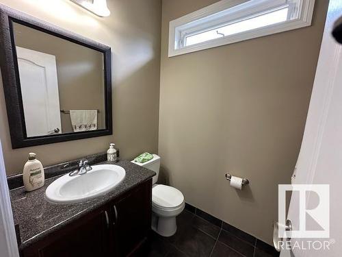 8747- 83 Avenue Nw, Edmonton, AB - Indoor Photo Showing Bathroom