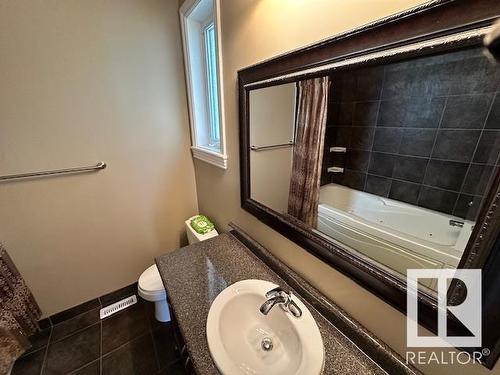 8747- 83 Avenue Nw, Edmonton, AB - Indoor Photo Showing Bathroom