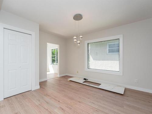 10838 74 Avenue, Edmonton, AB - Indoor Photo Showing Other Room