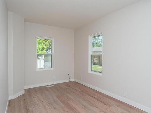 10838 74 Avenue, Edmonton, AB - Indoor Photo Showing Other Room