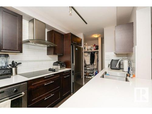 3 (City 7) 10015 83 Avenue, Edmonton, AB - Indoor Photo Showing Kitchen With Double Sink