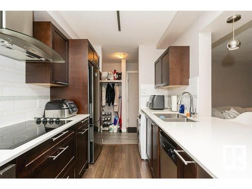 3 (City 7) 10015 83 Avenue, Edmonton, AB - Indoor Photo Showing Kitchen With Double Sink With Upgraded Kitchen