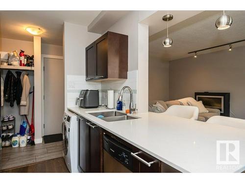 3 (City 7) 10015 83 Avenue, Edmonton, AB - Indoor Photo Showing Kitchen With Double Sink