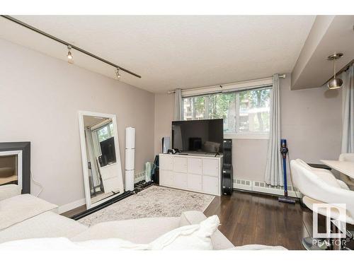 3 (City 7) 10015 83 Avenue, Edmonton, AB - Indoor