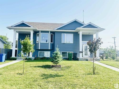 4521A & 4521B 47 Av, Wetaskiwin, AB 