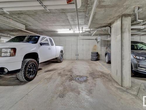 106 3211 James Mowatt Trail, Edmonton, AB - Indoor Photo Showing Garage