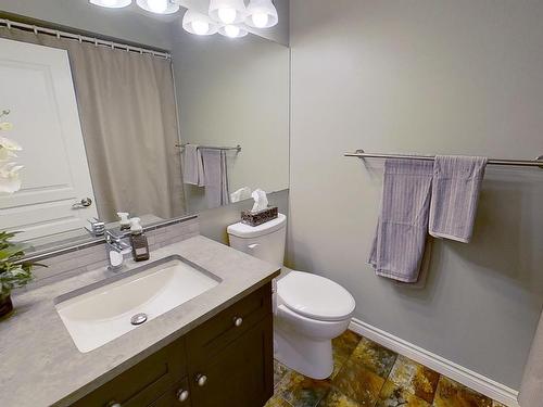 16281 141 Street, Edmonton, AB - Indoor Photo Showing Bathroom