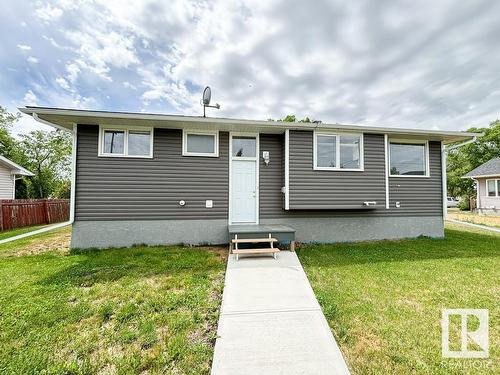 5111 48 Av, Forestburg, AB 