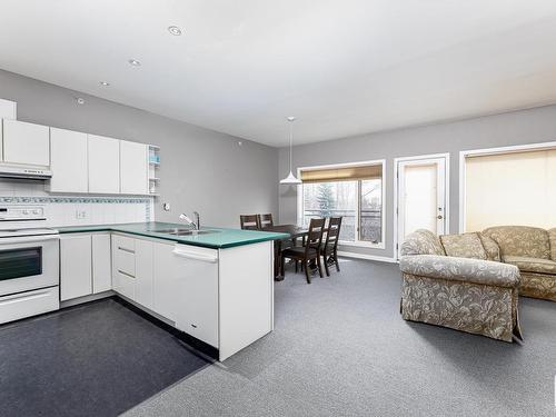 403 11415 100 Avenue, Edmonton, AB - Indoor Photo Showing Kitchen