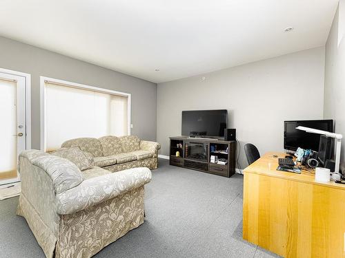 403 11415 100 Avenue, Edmonton, AB - Indoor Photo Showing Living Room