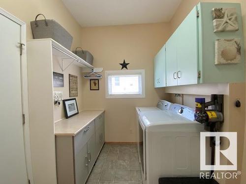 241 Parkallen Wy, Wetaskiwin, AB 