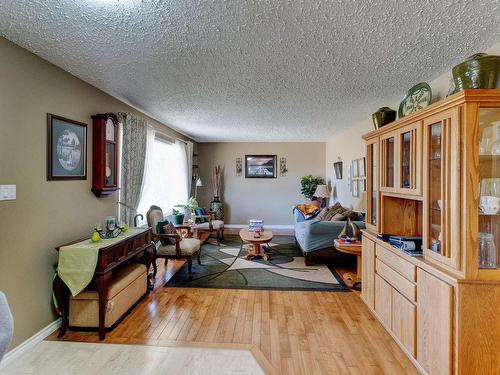 10524 110 Street, Westlock, AB - Indoor Photo Showing Living Room