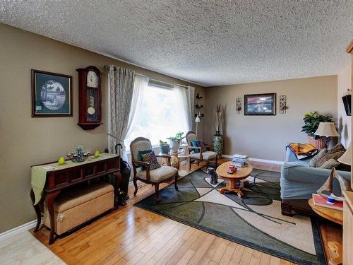 10524 110 Street, Westlock, AB - Indoor Photo Showing Living Room