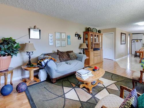 10524 110 Street, Westlock, AB - Indoor Photo Showing Living Room