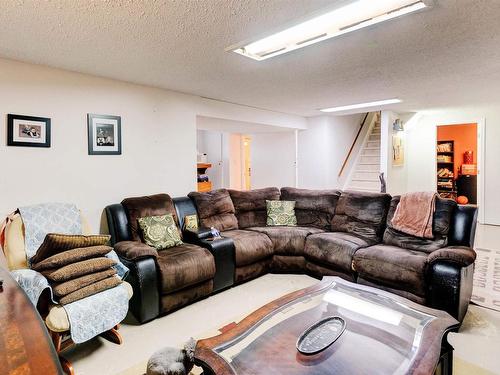 10524 110 Street, Westlock, AB - Indoor Photo Showing Living Room