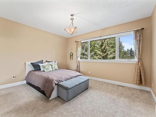 84 Wize Court, Edmonton, AB - Indoor Photo Showing Bedroom