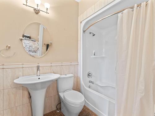 84 Wize Court, Edmonton, AB - Indoor Photo Showing Bathroom