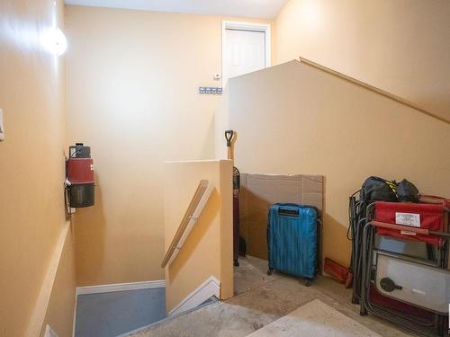 84 Wize Court, Edmonton, AB - Indoor Photo Showing Other Room