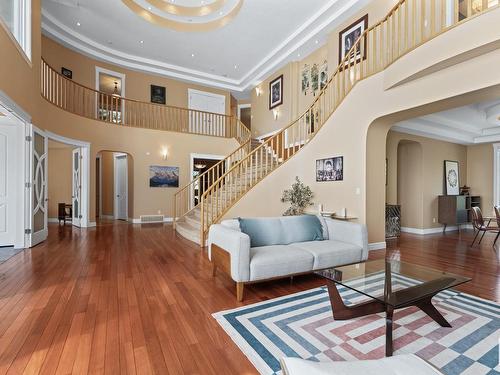 84 Wize Court, Edmonton, AB - Indoor Photo Showing Living Room