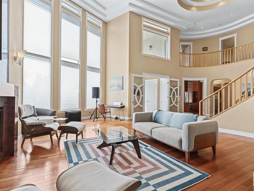 84 Wize Court, Edmonton, AB - Indoor Photo Showing Living Room