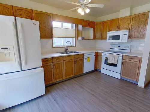 13 9704 165 Street, Edmonton, AB - Indoor Photo Showing Kitchen With Double Sink