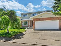 3224 105 ST NW  Edmonton, AB T6J 3A2