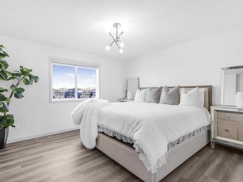 8123 220 Street, Edmonton, AB - Indoor Photo Showing Bedroom