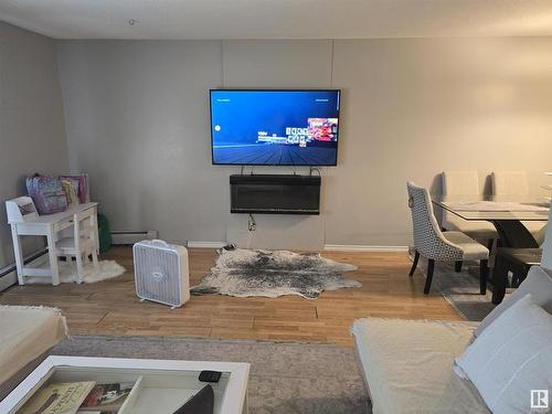 305 2545 116 Street, Edmonton, AB - Indoor Photo Showing Living Room