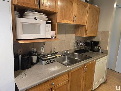 305 2545 116 Street, Edmonton, AB - Indoor Photo Showing Kitchen With Double Sink