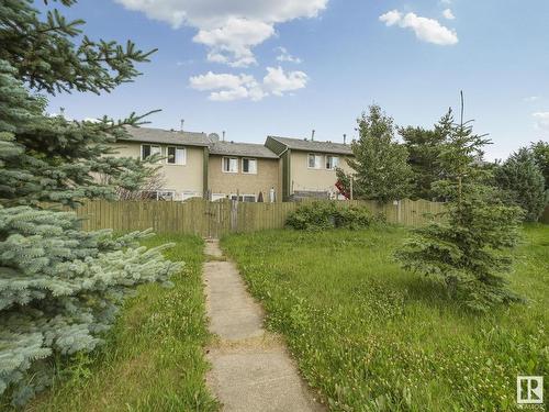 914 Abbottsfield Rd Nw, Edmonton, AB 